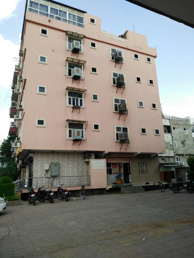 ג'איפור Hotel Mohit Palace מראה חיצוני תמונה